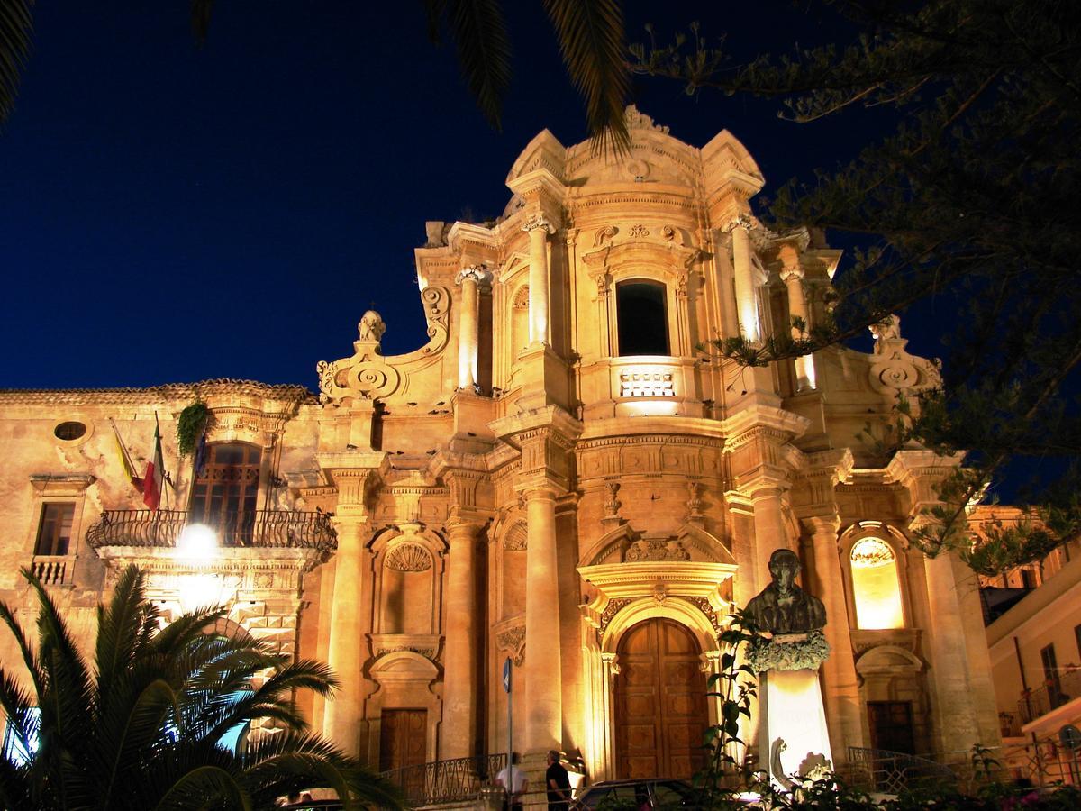 Vila Casa Maglad Noto Exteriér fotografie